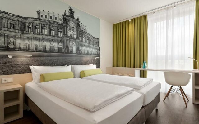 Super 8 by Wyndham Dresden