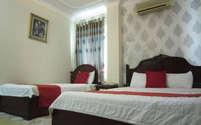 Tan Hoang Long Hotel District 5