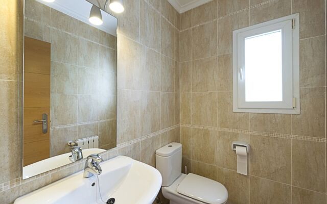 Bungalow - 3 Bedrooms with Pool and WiFi - 104999
