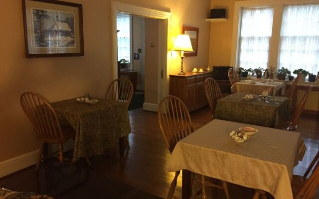 Red Lion Bed & Breakfast