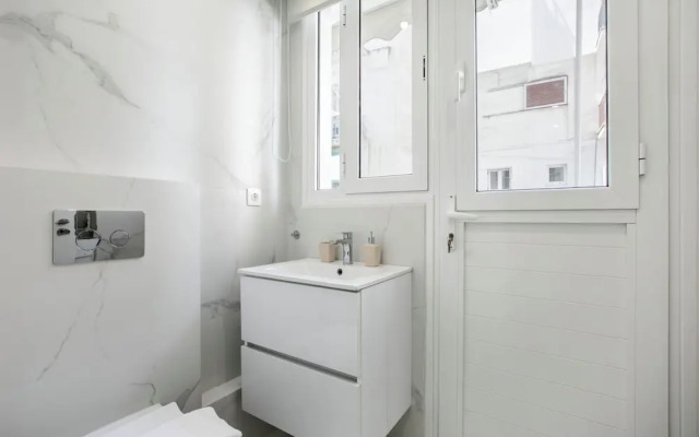 Mellow 2-Bedroom Apartment in Athens