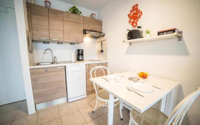 SUN7 STUDIO -FACE PLAGE- WIFI-PARKING -PISCINE - CoHôteConciergerieLaGrandeMotte