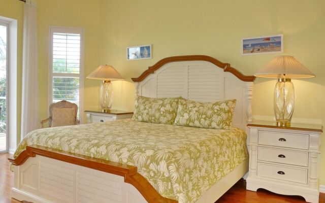 Waterfront Home With Views, Pool and Walk to Beach