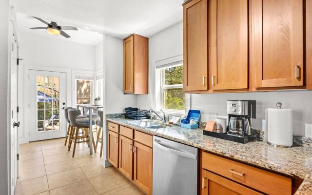 Style & Serenity - Steps Away From South Congress