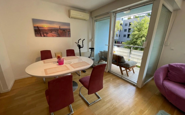 Large Modern Flat with Balcony - Lake Jarun