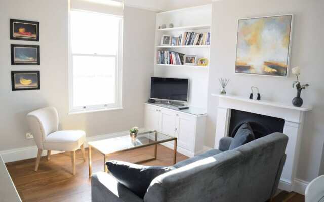 Decorated 1 Bedroom Flat in Wimbledon