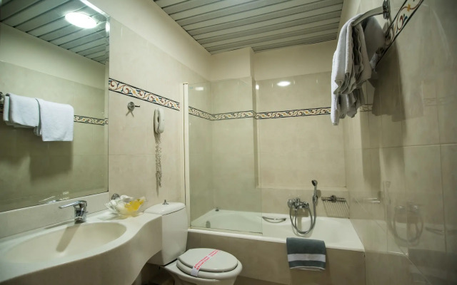 Golden City Hotel