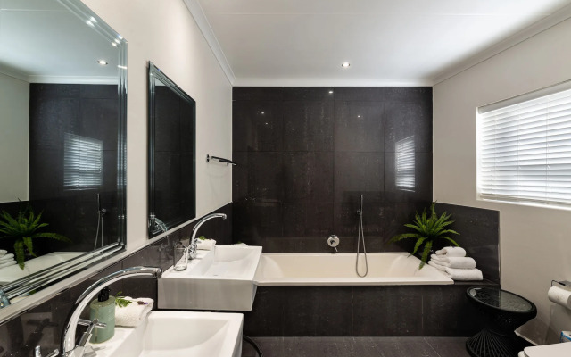 Villa Afrikana Guest Suites