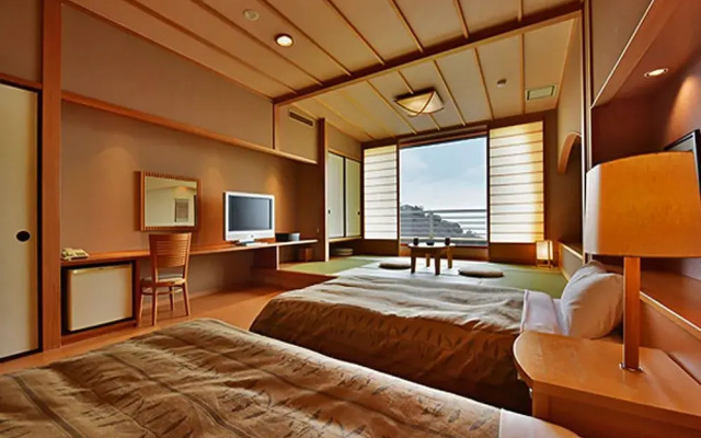 Tenku Kaiyu no Yado Suehiro