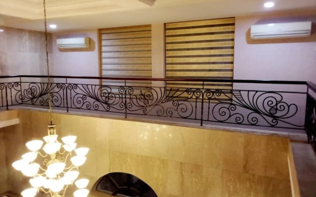 Dees Hotels Apartment & Suites