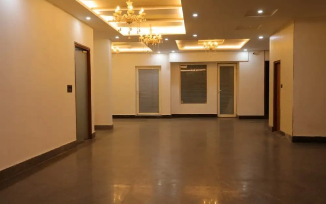 The Sandalwood Hotel, Sec-38 I Near Medanta Medicity Gurgaon
