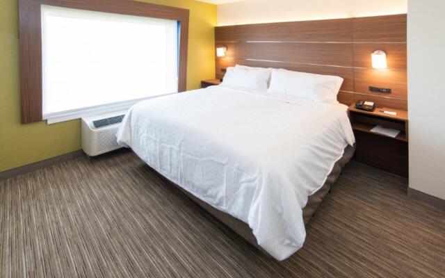 Holiday Inn Express & Suites North Battleford by IHG
