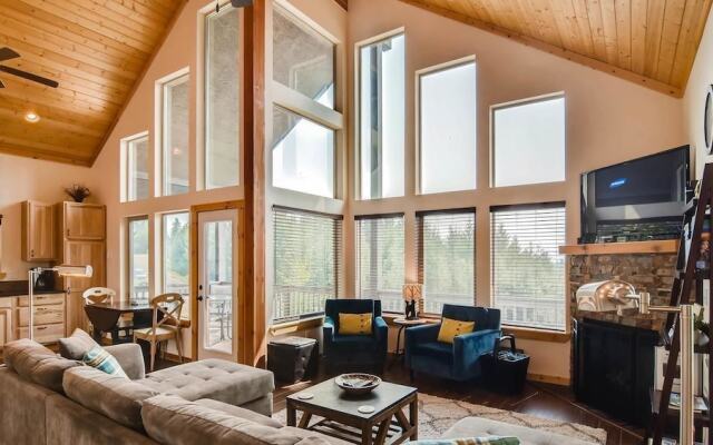 Roslyn Ridge Retreat