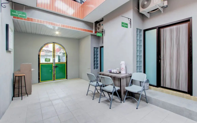 OYO 94620 Malio Inn