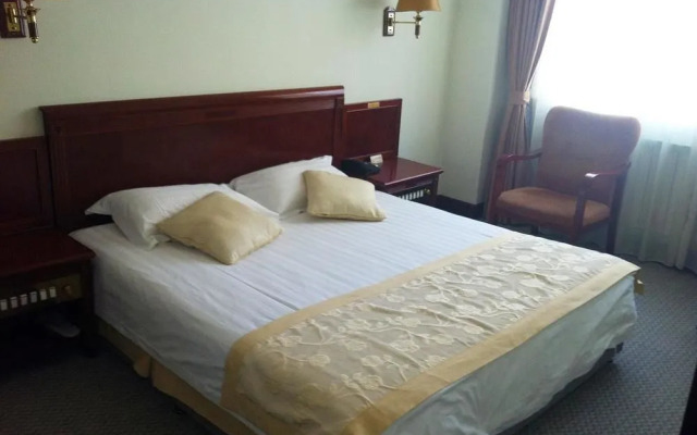 James Joyce Coffetel·Renmin University Metro Station