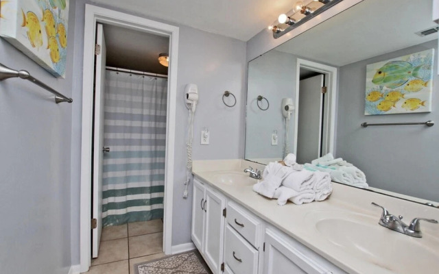 Castaways by Youngs Suncoast