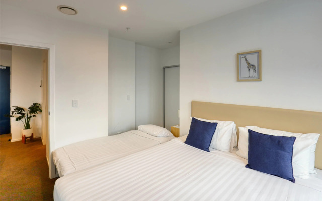 Ramada Suites By Wyndham Victoria Street West