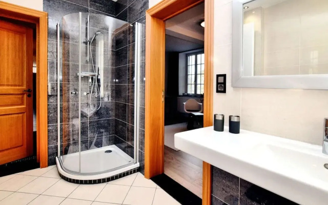 Countryside Escape for 9