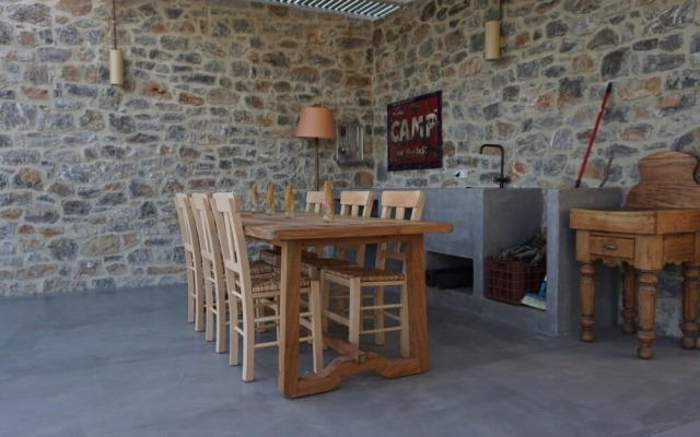 Villa Alati - Seafront Villa With Swimming Pool