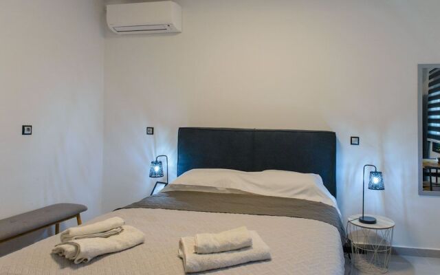 Casa d Irene near airport beach