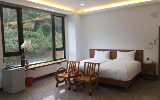 Sanyi Ju Xiang Minsu