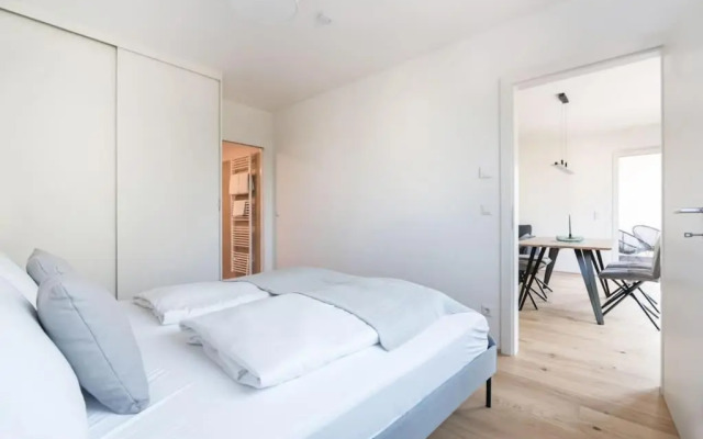 Grüne und zentrale Ruhelage im Neubau mit Balkon