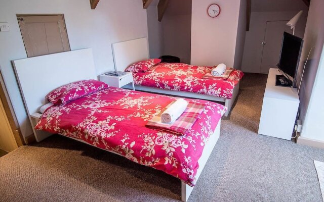 The Cors Country House