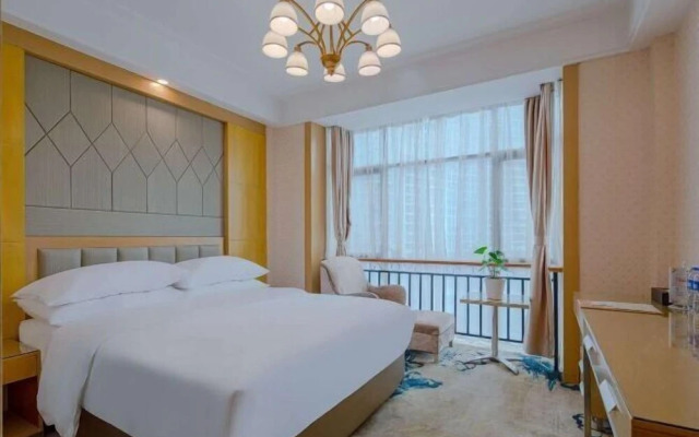 Vienna Hotel (Liuyang River Bridge Pedestrian Street)