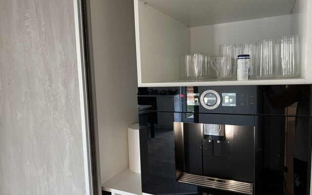 Unique Penthouse Lakeview W19
