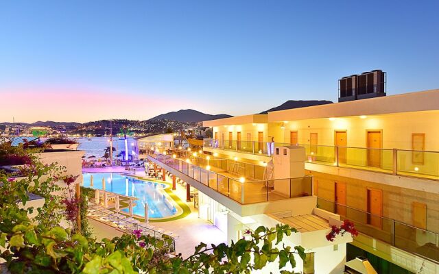 Tropicana Beach Apartments