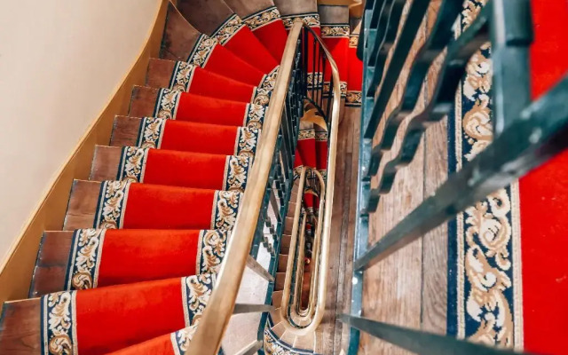 Luxia Hotel