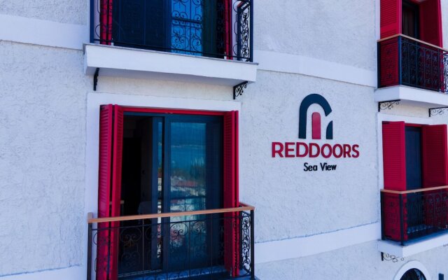 Reddoors Suites