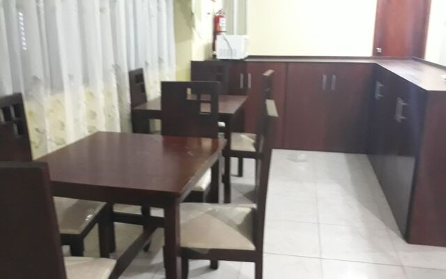 J&E hotel