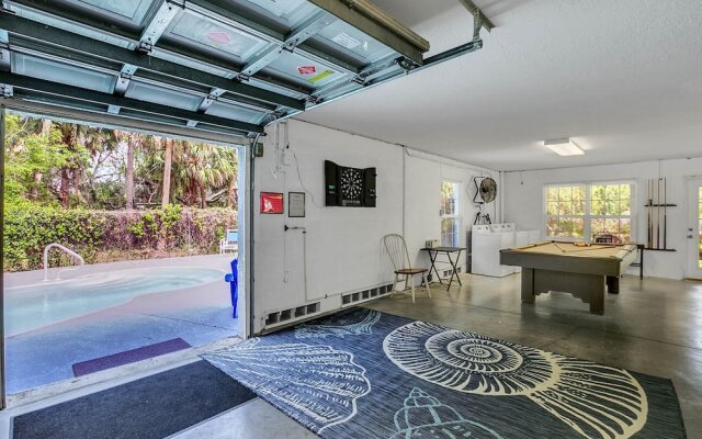 4BR Beach-Central Duplex by RedAwning