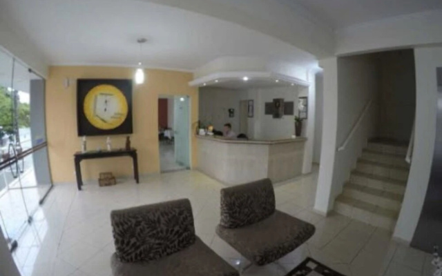 Dumont Park Hotel