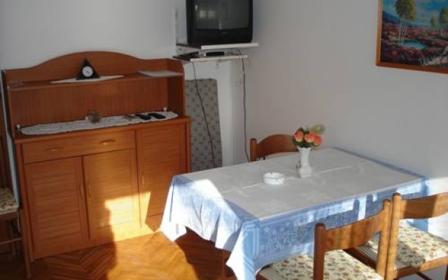 Apartments Sestan