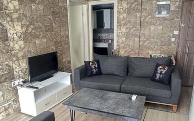 Kızıl Suit House