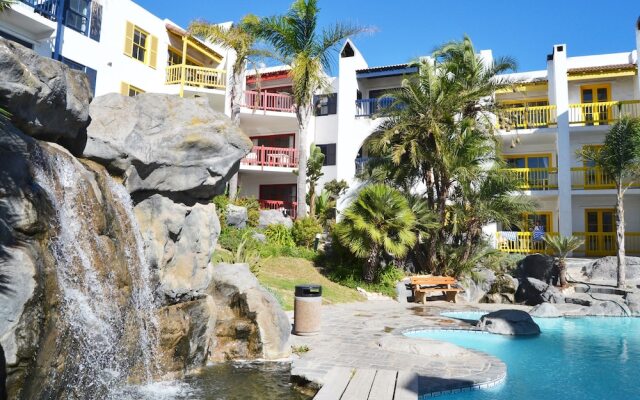 Club Mykonos Athenian Cascades