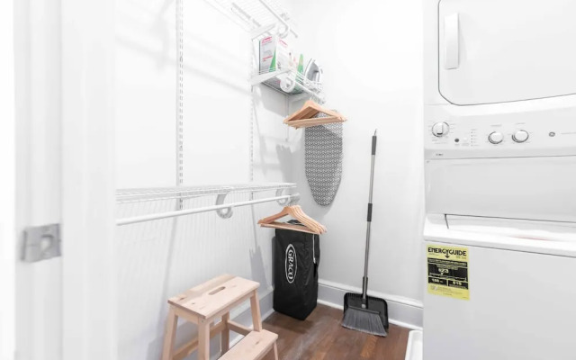 800 Furnished Apartments