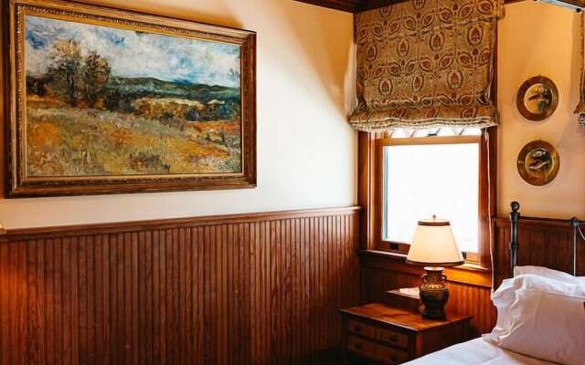 Deer Mountain Inn