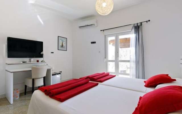 Room-comfy Apartments Next to the Beach