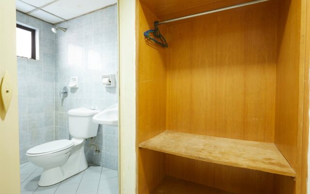 Tang City Hotel, Petaling Street, Merdeka PNB 118 Tower