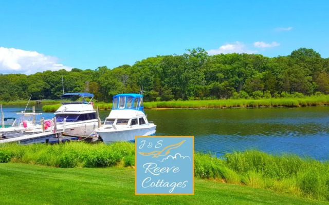 Premier Waterfront Cottage 2