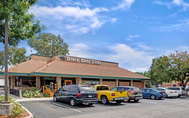 Days Inn by Wyndham Woodland