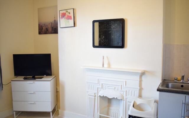 2 Bedroom Flat In Central London