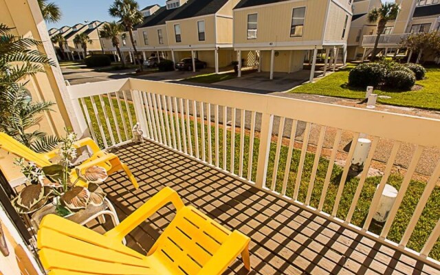 Sandpiper Cove Canal by Holiday Isle