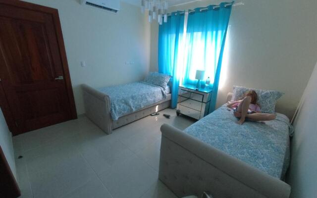 H2 Exclusive apartment near the the ocean
