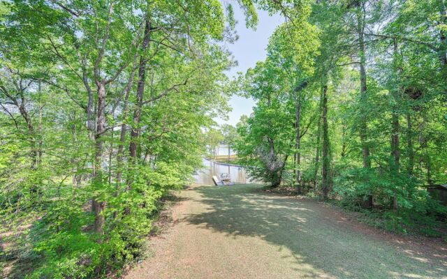 Milledgeville Home w/ Game Room & Private Dock!