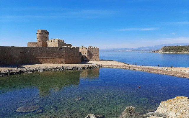 Le Castella Home