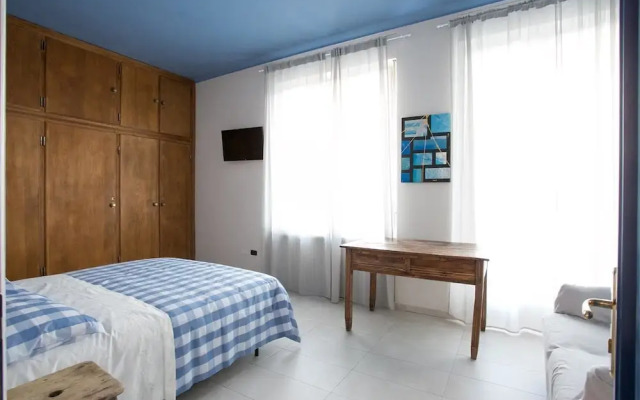 Boulevard 900 - Comfort and Style - Entire Structure 12 Beds